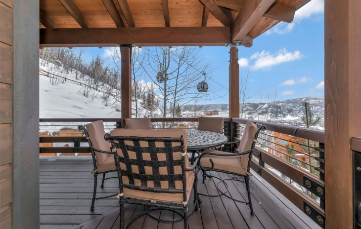 2542 Ski Trail Lane Photo