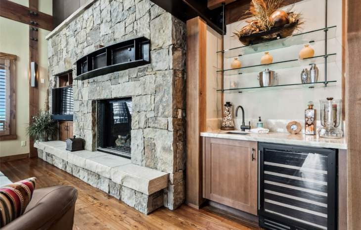 2542 Ski Trail Lane Photo