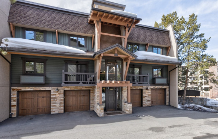 2305 Apres Ski Way Photo