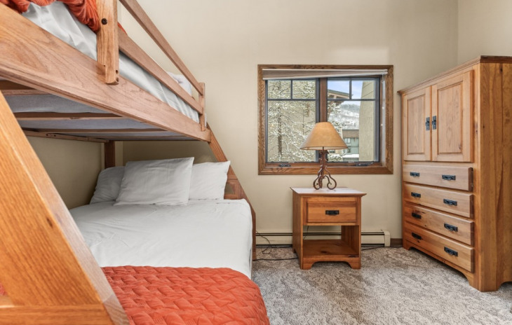 2305 Apres Ski Way Photo