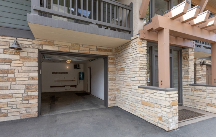 2305 Apres Ski Way Photo