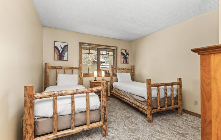 2305 Apres Ski Way Photo
