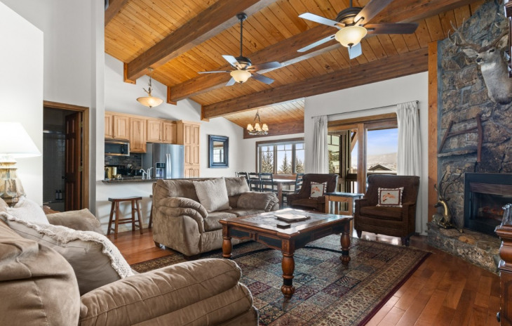 2305 Apres Ski Way Photo