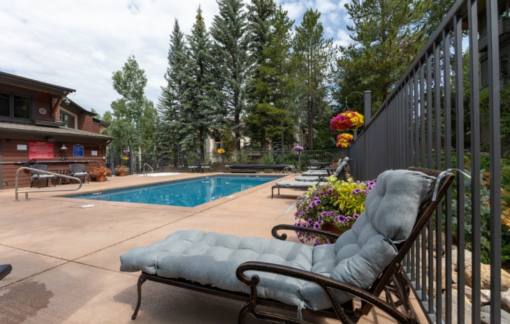 2305 Apres Ski Way Photo