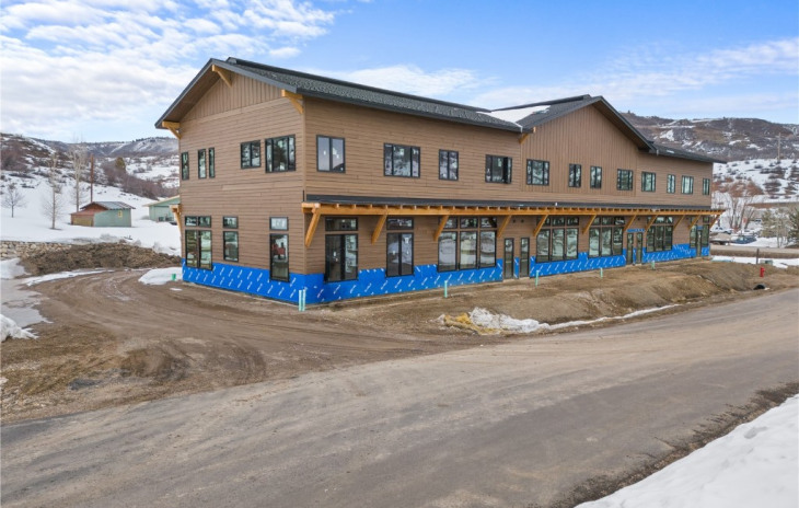 2110 Taxi Way Photo