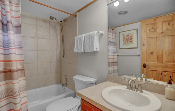 1805 River Queen Lane Photo