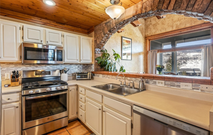 471 Mountain Vista Circle Photo