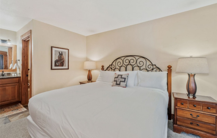 2700 Village Drive Photo