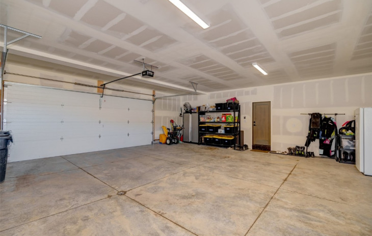 23395 Stageline Avenue Photo