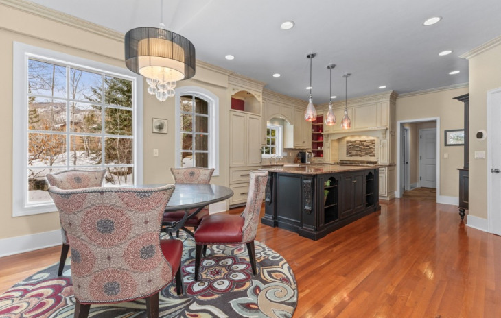 1031 Steamboat Boulevard Photo