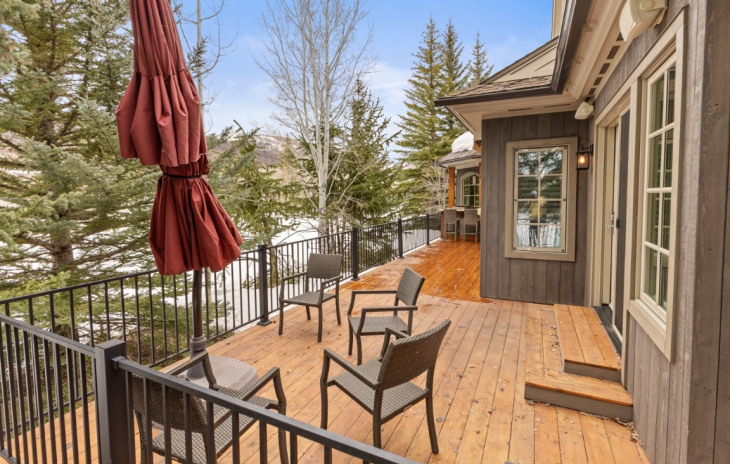 1031 Steamboat Boulevard Photo