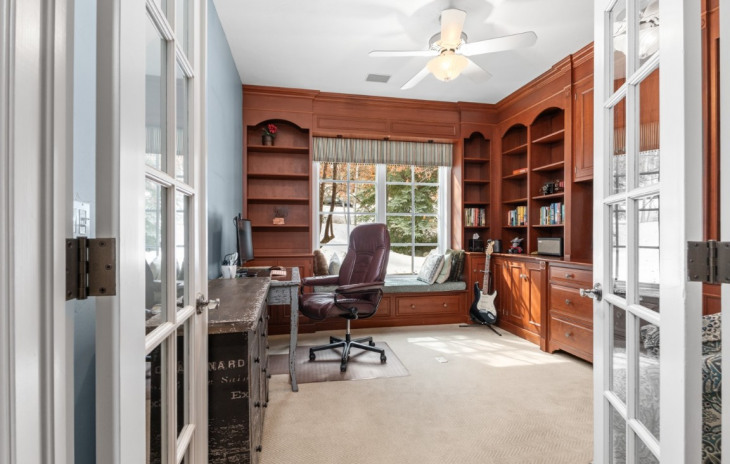 1031 Steamboat Boulevard Photo