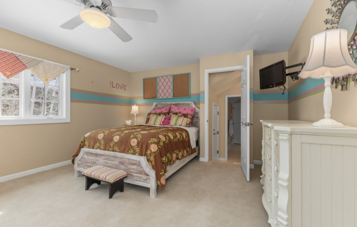 1031 Steamboat Boulevard Photo