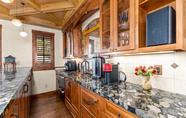 1031 Steamboat Boulevard Photo