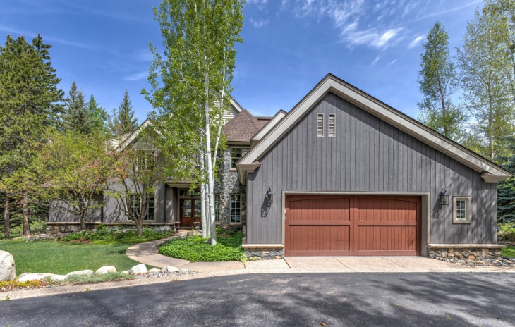 1031 Steamboat Boulevard Photo