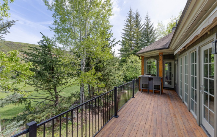 1031 Steamboat Boulevard Photo