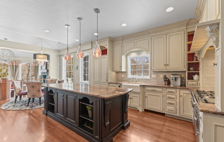 1031 Steamboat Boulevard Photo