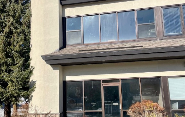 1585 Mid Valley Drive Photo