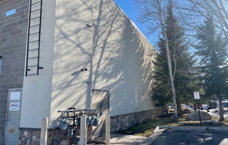 1585 Mid Valley Drive Photo