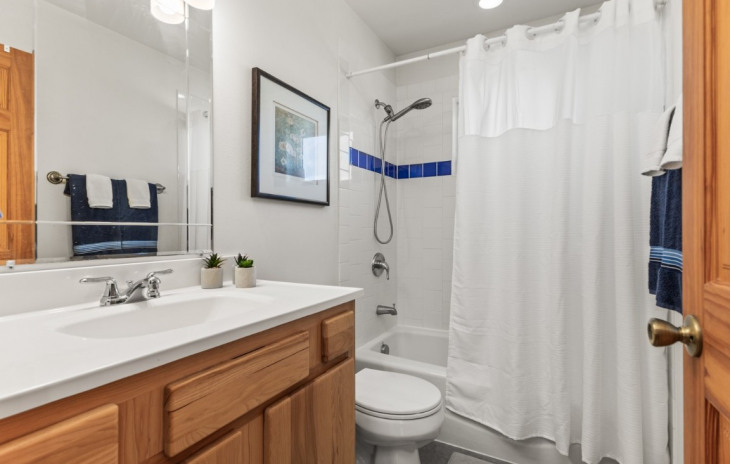 2328 Penny Lane Photo