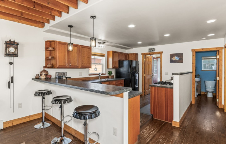 2328 Penny Lane Photo