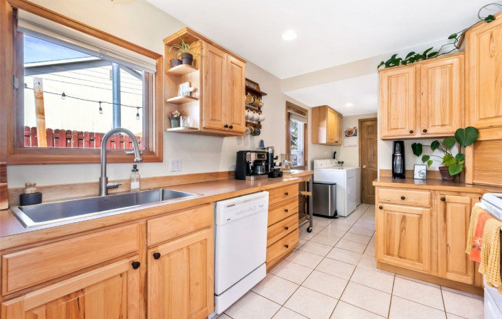 409 Clover Circle Photo