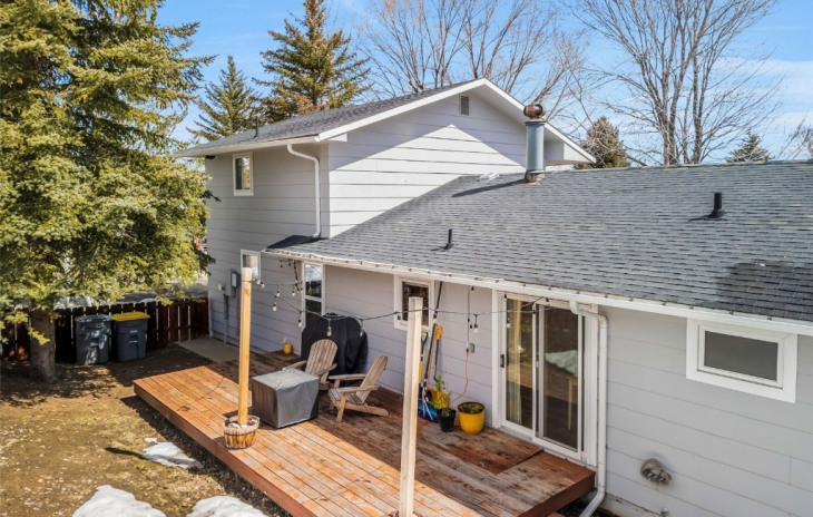 409 Clover Circle Photo