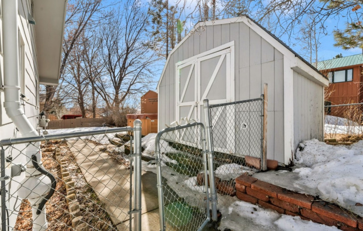 409 Clover Circle Photo