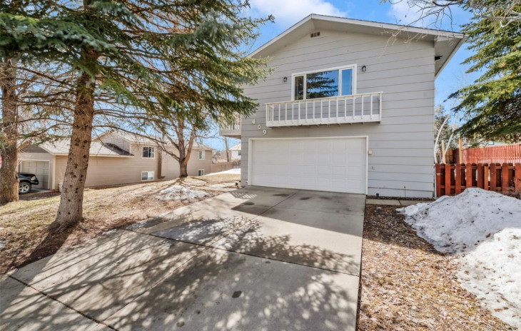 409 Clover Circle Photo