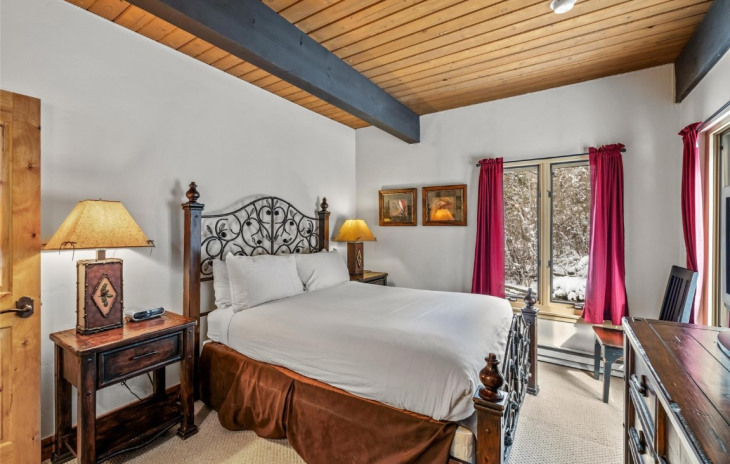 2322 Apres Ski Way Photo