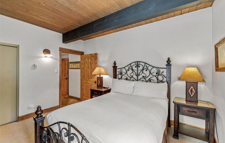 2322 Apres Ski Way Photo
