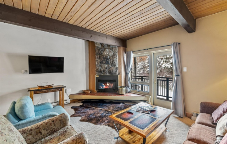 2322 Apres Ski Way Photo
