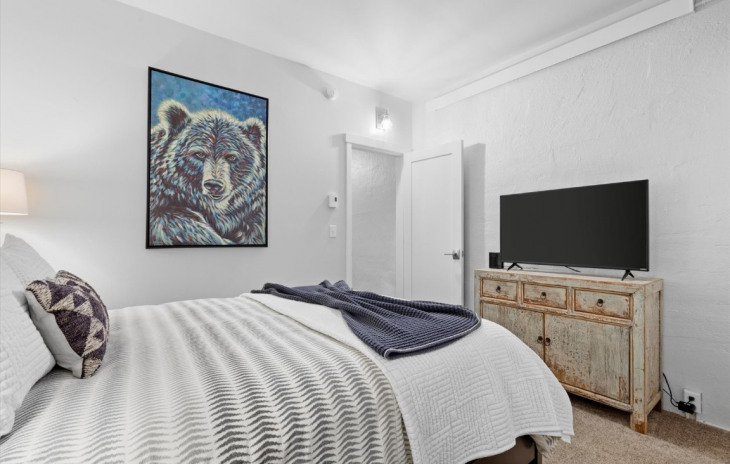 58015 Jupiter Place Photo