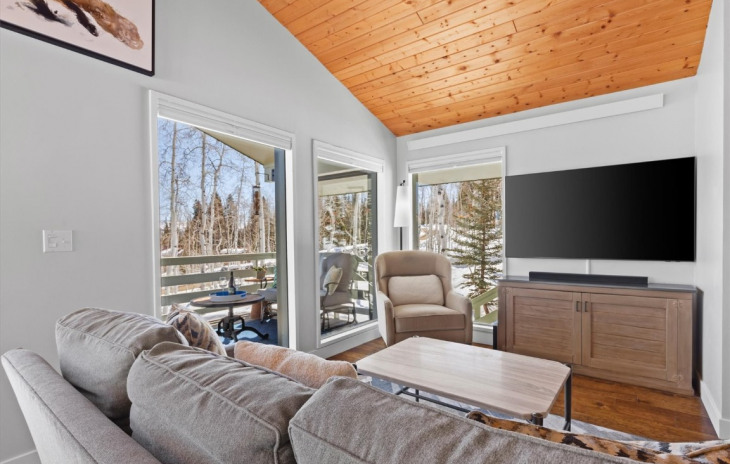 58015 Jupiter Place Photo