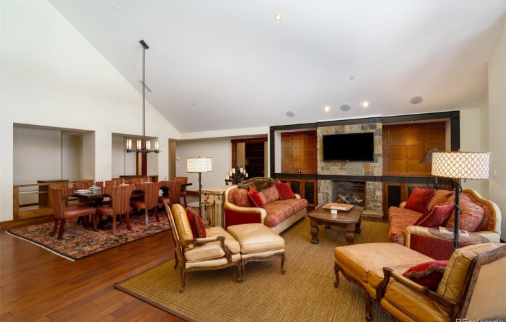 2250 Apres Ski Way Photo