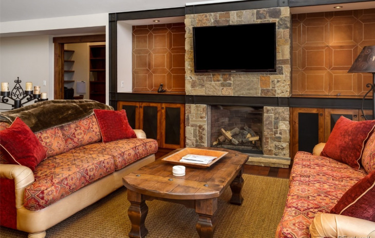 2250 Apres Ski Way Photo