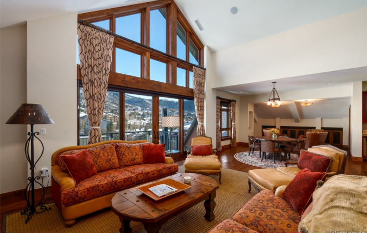 2250 Apres Ski Way Photo