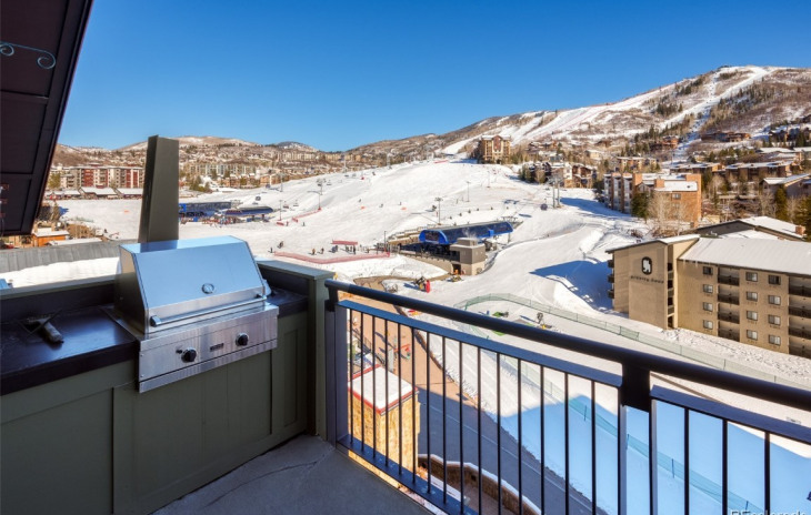 2250 Apres Ski Way Photo