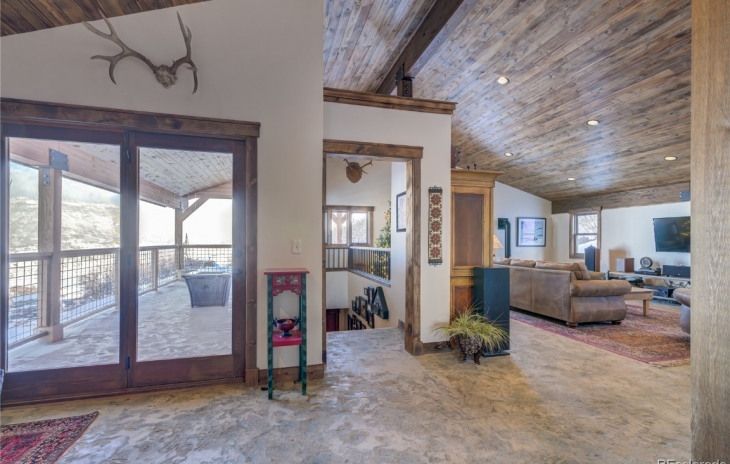42209 Deer Road Photo