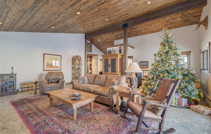 42209 Deer Road Photo