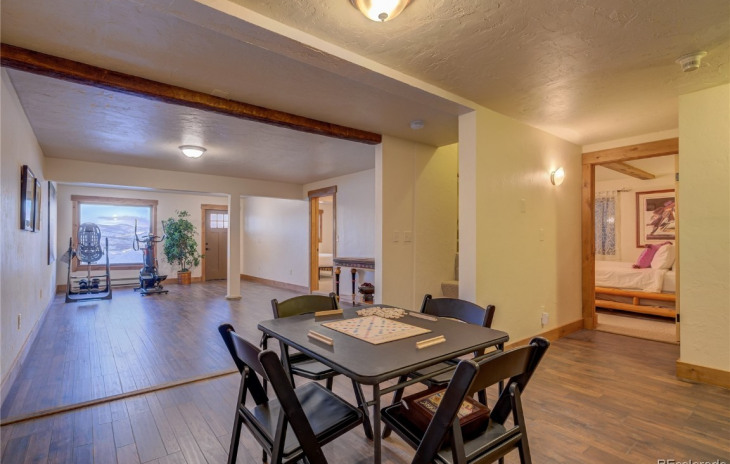 42209 Deer Road Photo