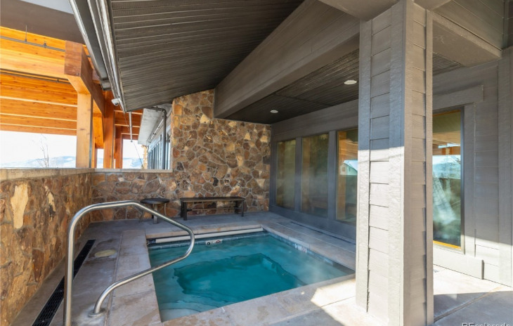 2420 Ski Trail Lane Photo