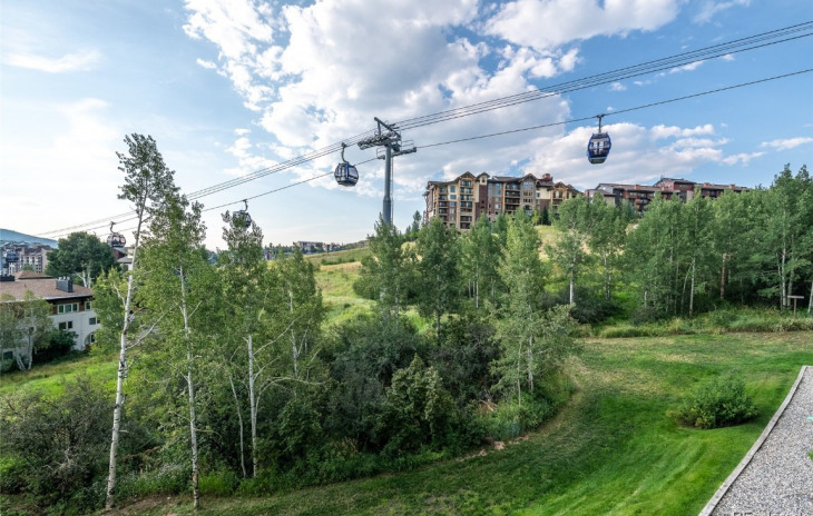 2350 Ski Trail Lane Photo