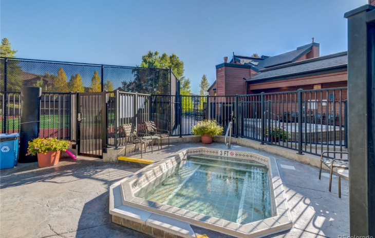 2025 Walton Creek Road Photo