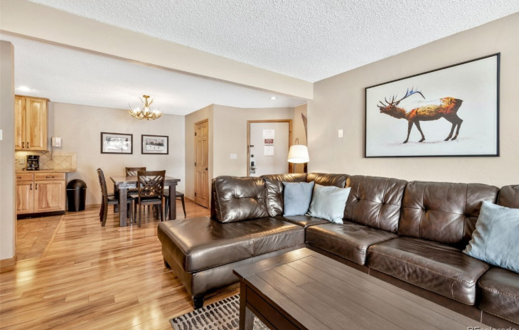 2025 Walton Creek Road Photo