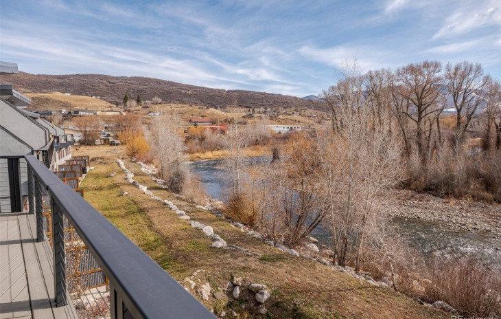 1900 Bridge Lane Photo