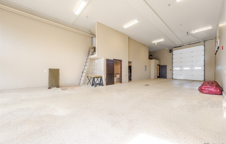 1900 Bridge Lane Photo