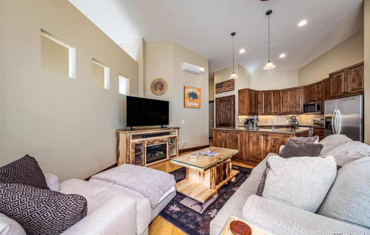 1900 Bridge Lane Photo