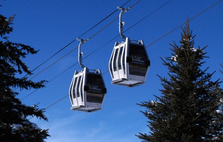 2735 Bronc Buster Loop Photo