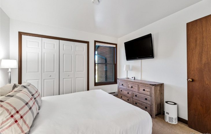 2025 Walton Creek Road Photo